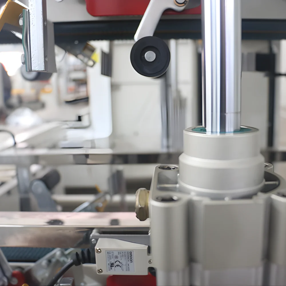 Máy dán thùng carton Sabuka – Bảo đảm thùng chắc chắn, nâng cao hiệu quả vận chuyển