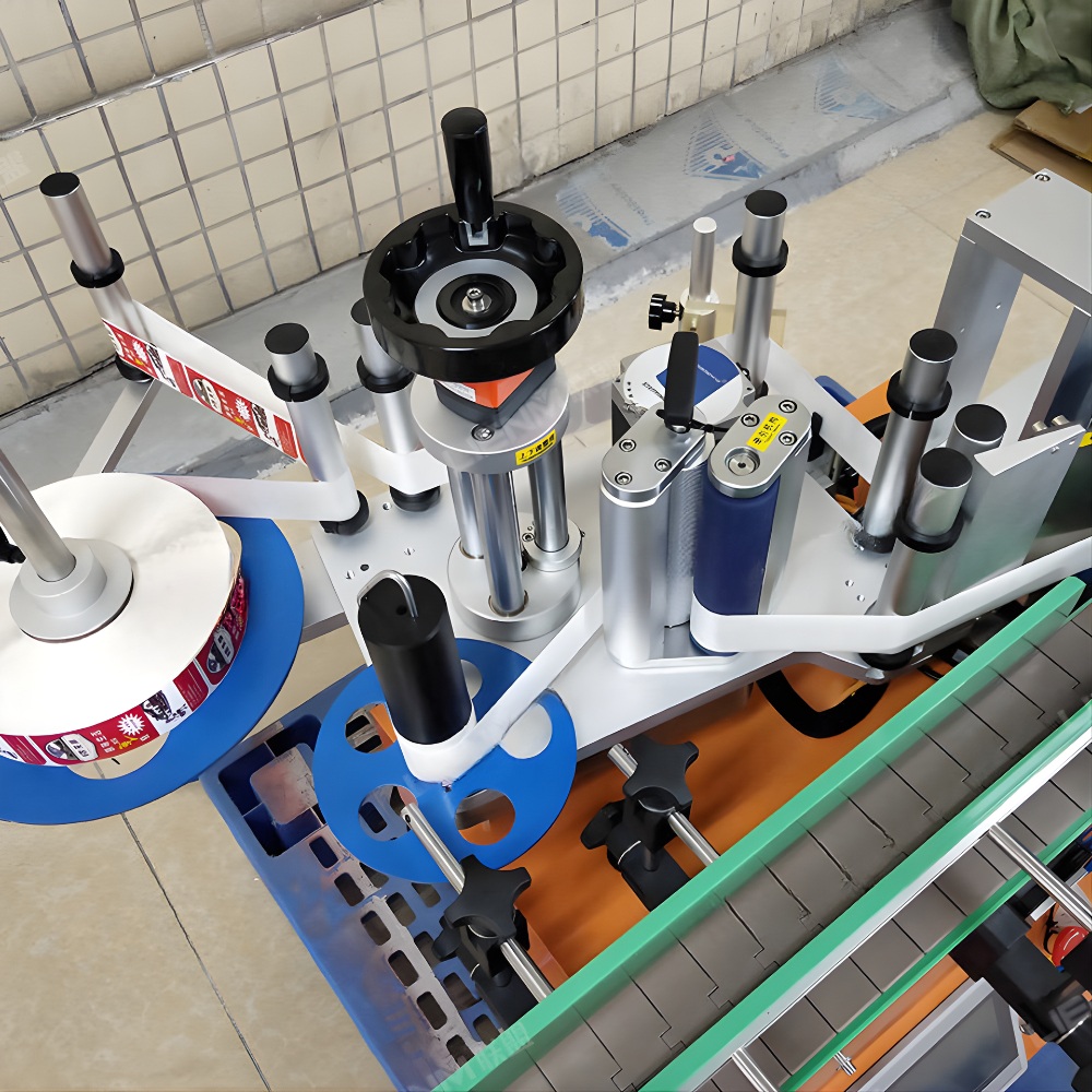 Máy dán nhãn chai tròn – Giải pháp lý tưởng cho cơ sở sản xuất