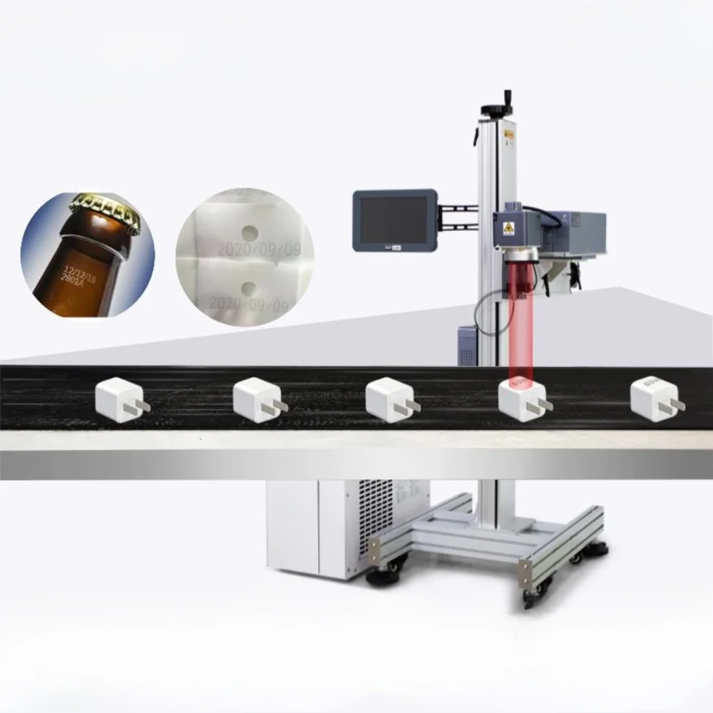 Hệ thống quang học bao gồm gương phản xạ và thấu kính hội tụ, có nhiệm vụ dẫn hướng chùm tia laser từ nguồn phát đến đúng vị trí cần khắc trên sản phẩm