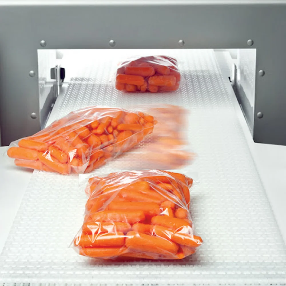 Máy dò kim loại thực phẩm là thiết bị chuyên dụng được sử dụng trong ngành sản xuất, chế biến thực phẩm nhằm phát hiện và loại bỏ các tạp chất kim loại lẫn trong sản phẩm trong quá trình sản xuất và đóng gói.