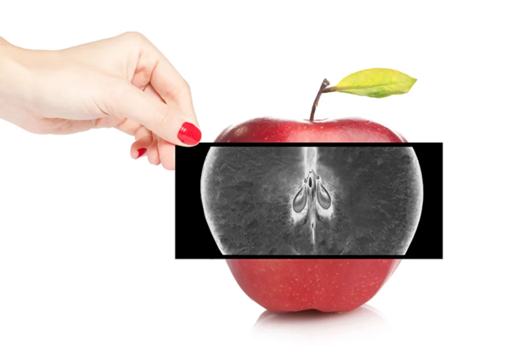 Công nghệ X-ray là công nghệ sử dụng tia X – một dạng bức xạ điện từ có bước sóng ngắn và khả năng xuyên qua nhiều loại vật liệu – để kiểm tra, phân tích cấu trúc bên trong của sản phẩm mà không cần phá hủy