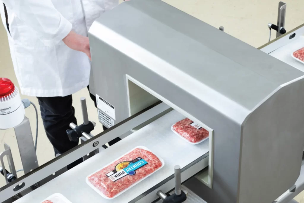 máy dò kim loại được ứng dụng rộng rãi trong việc kiểm tra bánh kẹo, thực phẩm đông lạnh, thủy hải sản, gia vị, bột khô, dược phẩm dạng viên