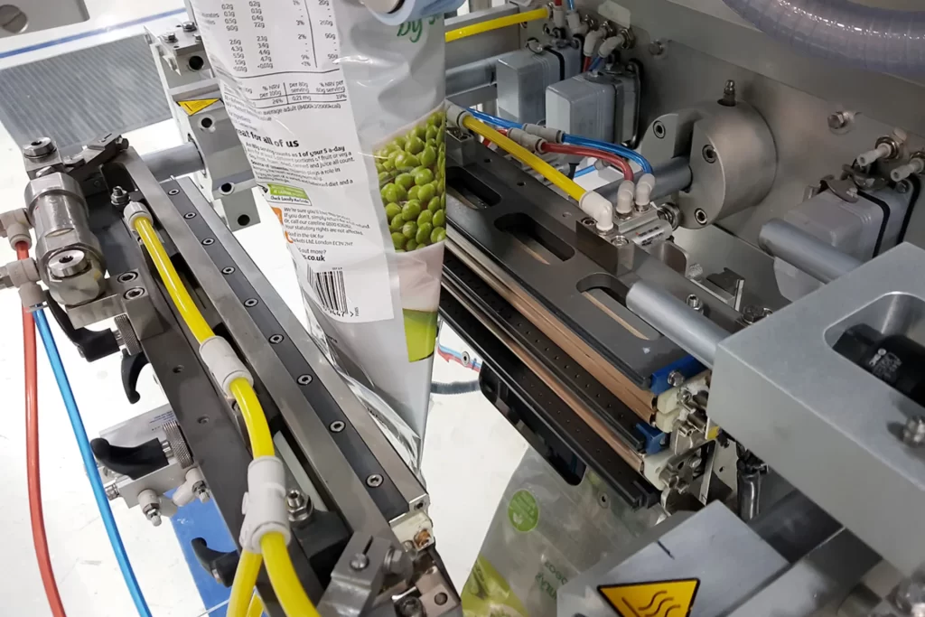 Cách chọn máy đóng gói bao bì phù hợp theo từng ngành sản xuất