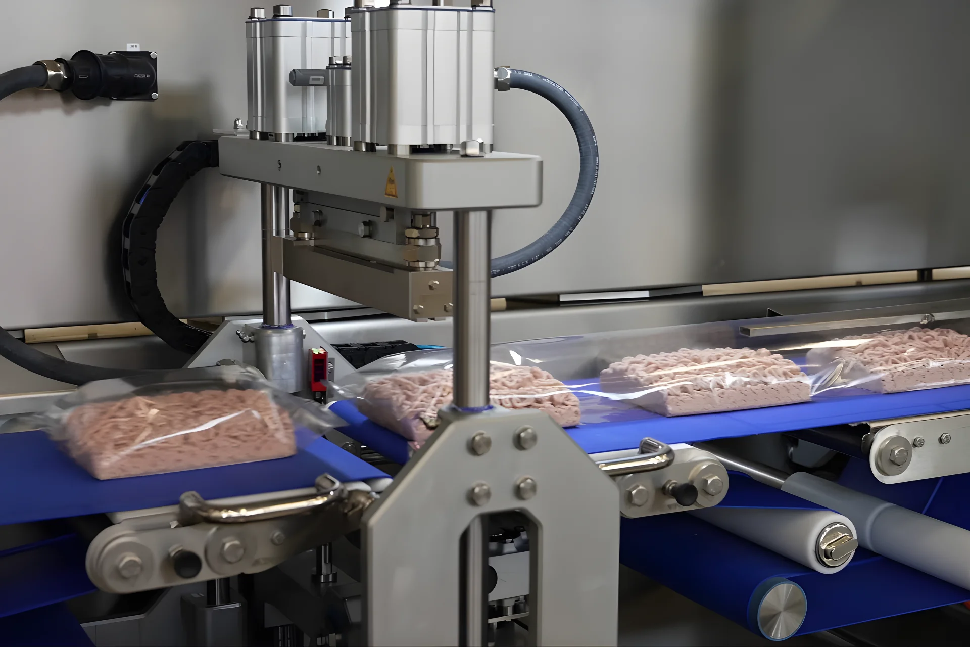 Máy đóng gói tự động giá bao nhiêu?