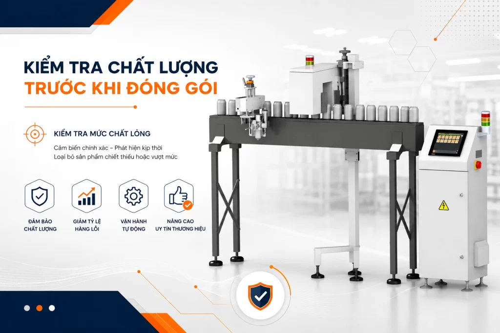 Kiểm tra chất lượng chai hoặc lon bia trước khi đóng gói